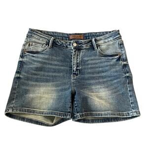 Judy Blue Women’s Denim Shorts Size XL Blue Stretch Mid Rise Jean Shorts Casual